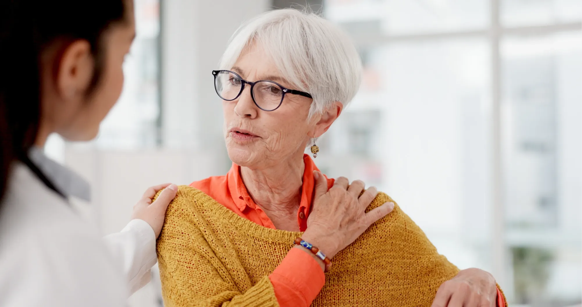 patient understanding Glenoid loosening after her total shoulder replacement procedure.